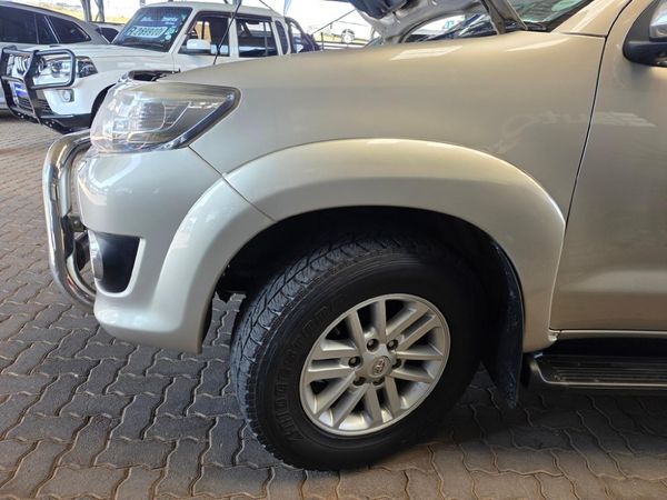 2013-Toyota-Fortuner-30-D-4D-Raised-Body-Auto image:16