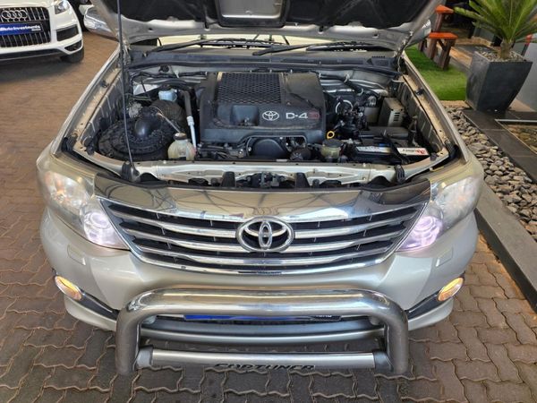 2013-Toyota-Fortuner-30-D-4D-Raised-Body-Auto image:18