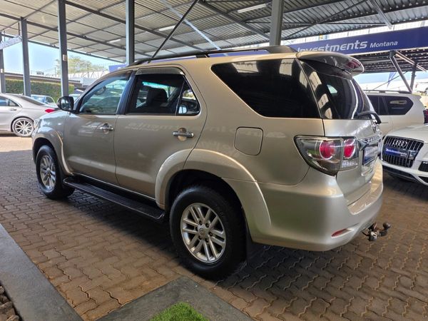 2013-Toyota-Fortuner-30-D-4D-Raised-Body-Auto image:3