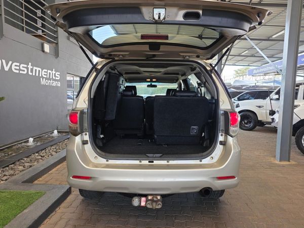 2013-Toyota-Fortuner-30-D-4D-Raised-Body-Auto image:5