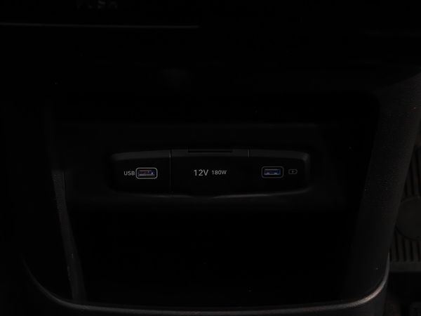 2021-Hyundai-Staria-22d-Luxury-Auto image:13