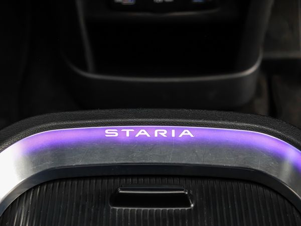 2021-Hyundai-Staria-22d-Luxury-Auto image:15