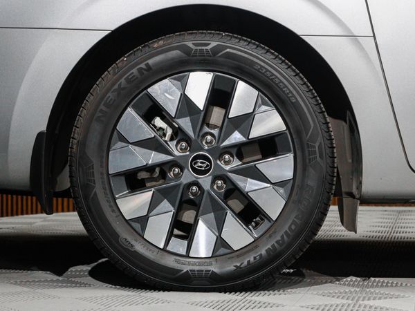 2021-Hyundai-Staria-22d-Luxury-Auto image:6