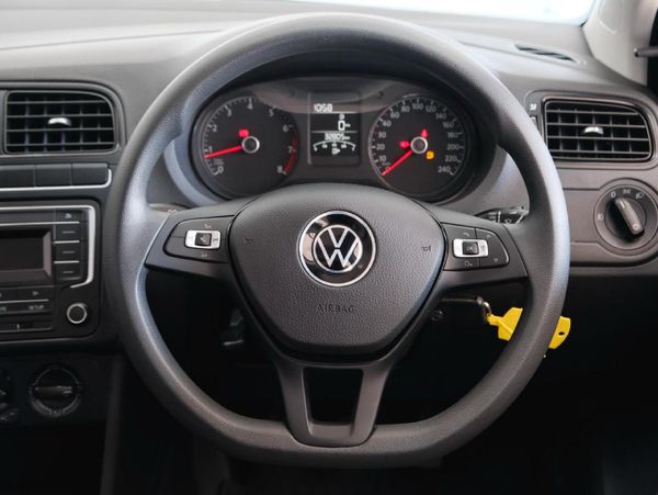 2022-Volkswagen-Polo-Vivo-14-Comfortline-5-dr image:14