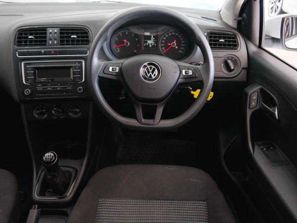 2022-Volkswagen-Polo-Vivo-14-Comfortline-5-dr image:17