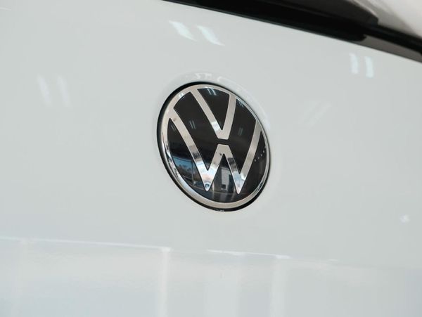 2022-Volkswagen-Polo-Vivo-14-Comfortline-5-dr image:23