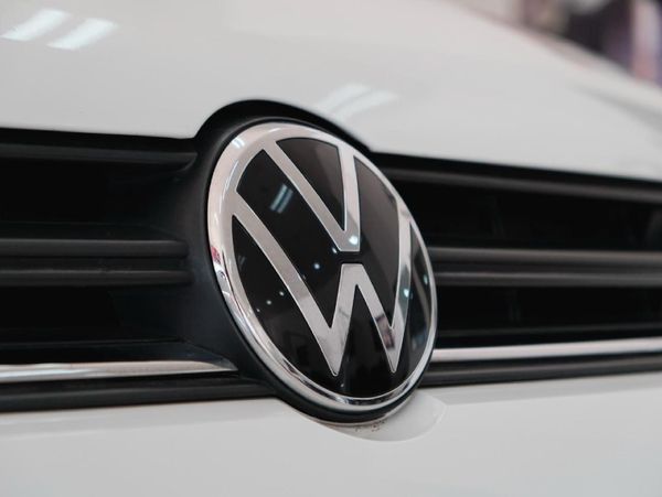 2022-Volkswagen-Polo-Vivo-14-Comfortline-5-dr image:5