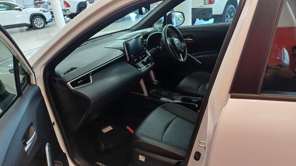 2024-Toyota-Corolla-Cross-18-XR-Hybrid image:2