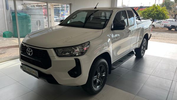 2024-Toyota-Hilux-24-GD-6-Raised-Body-Raider-Auto-Extended-Cab image:2