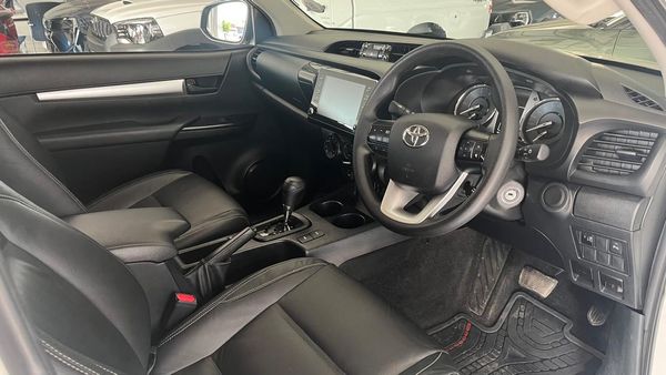 2024-Toyota-Hilux-24-GD-6-Raised-Body-Raider-Auto-Extended-Cab image:3