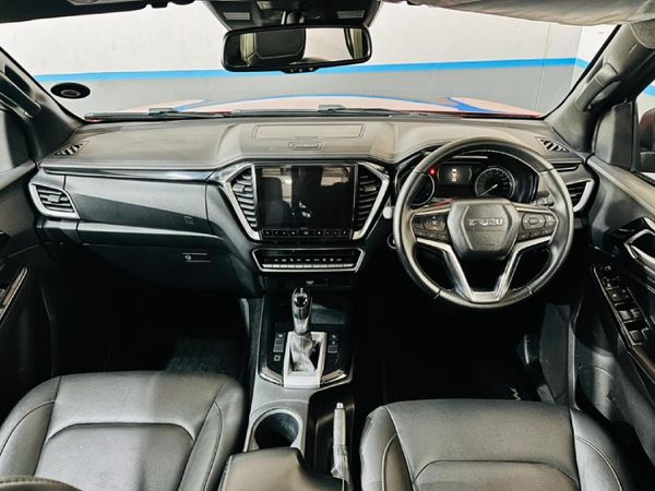 2024-Isuzu-D-Max-30-DDI-V-Cross-HR-Auto-Double-Cab image:11