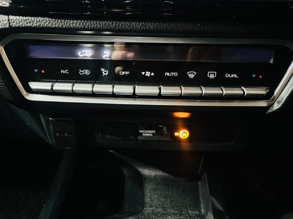2024-Isuzu-D-Max-30-DDI-V-Cross-HR-Auto-Double-Cab image:14