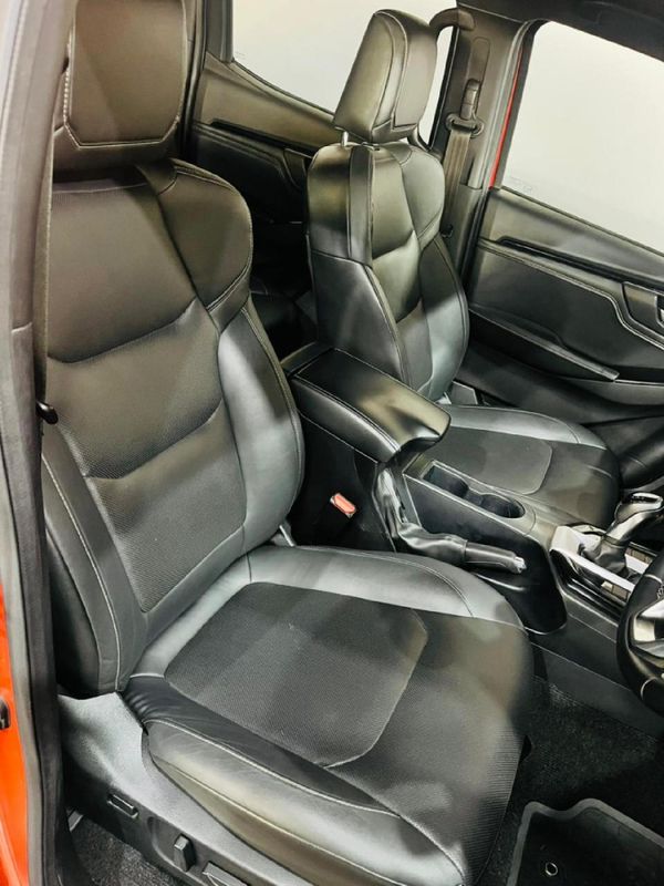 2024-Isuzu-D-Max-30-DDI-V-Cross-HR-Auto-Double-Cab image:18