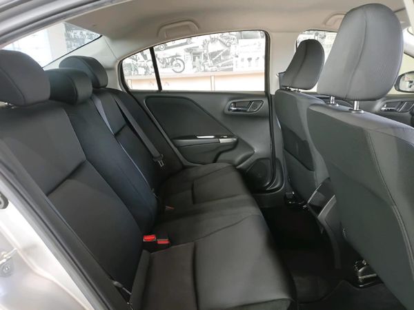 2015-Honda-Ballade-15-Elegance image:13