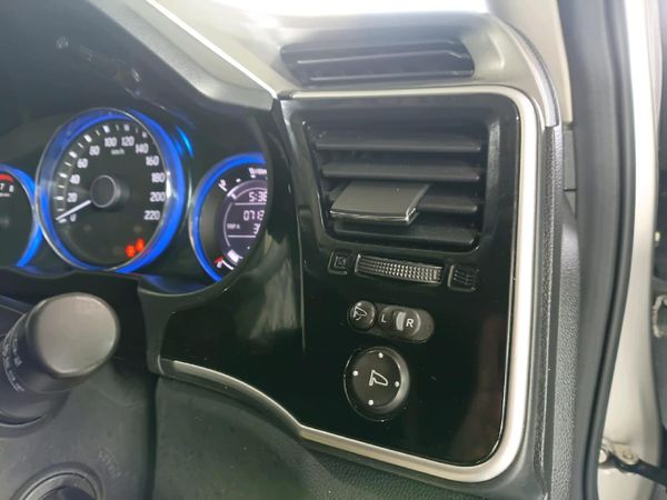 2015-Honda-Ballade-15-Elegance image:20