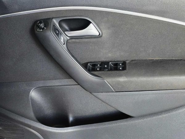 2016-Volkswagen-Polo-GP-12-TSI-Comfortline-66kW image:25