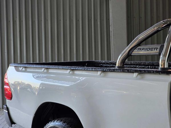2018-Toyota-Hilux-24-GD-6-Raised-Body-SRX-Single-Cab image:16