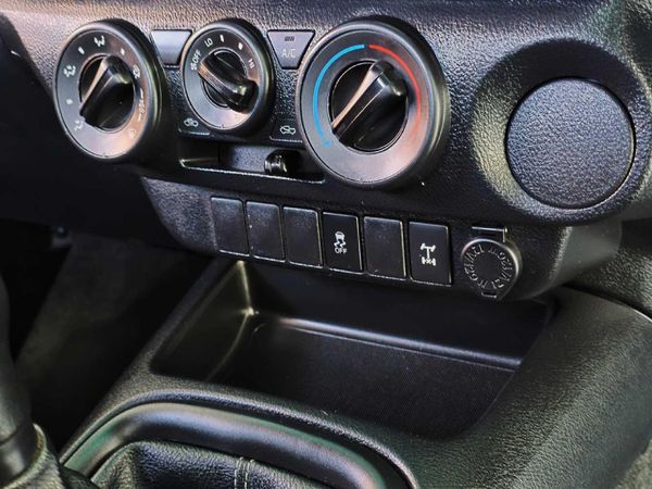 2018-Toyota-Hilux-24-GD-6-Raised-Body-SRX-Single-Cab image:21