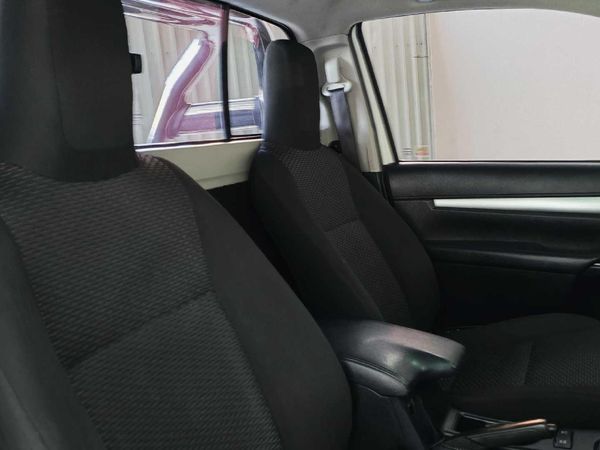 2018-Toyota-Hilux-24-GD-6-Raised-Body-SRX-Single-Cab image:4