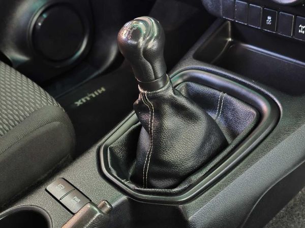 2018-Toyota-Hilux-24-GD-6-Raised-Body-SRX-Single-Cab image:5