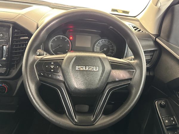 2025-Isuzu-D-Max-19-DDI-HR-LS-Auto-Double-Cab image:11