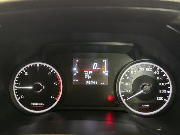2025-Isuzu-D-Max-19-DDI-HR-LS-Auto-Double-Cab image:2