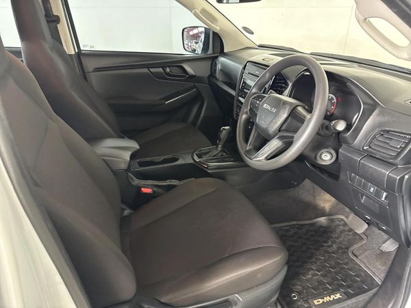 2025-Isuzu-D-Max-19-DDI-HR-LS-Auto-Double-Cab image:8