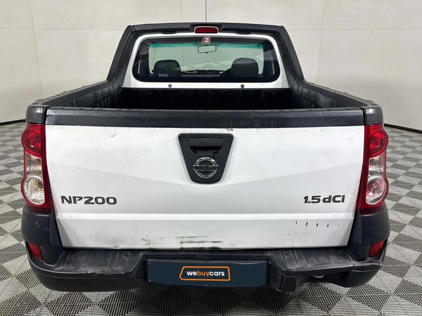 2014-Nissan-NP200-15-dCi-Safety-Pack image:12