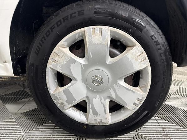 2014-Nissan-NP200-15-dCi-Safety-Pack image:3