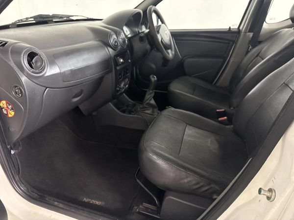 2014-Nissan-NP200-15-dCi-Safety-Pack image:5