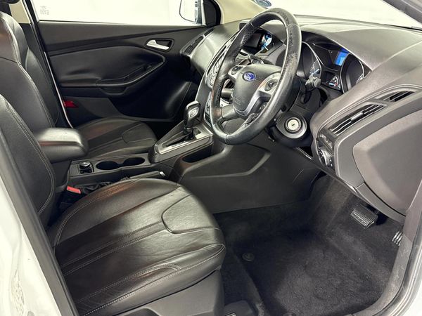 2013-Ford-Focus-20-TDCi-Trend-Auto-5-dr image:9