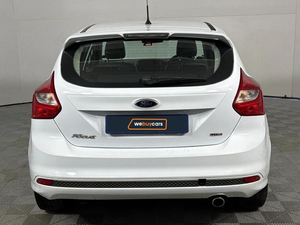2013-Ford-Focus-20-TDCi-Trend-Auto-5-dr image:17