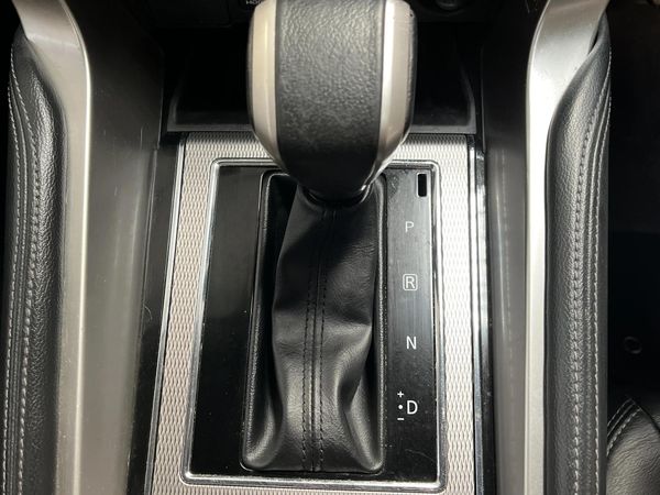 2021-Mitsubishi-Pajero-Sport-24D-4x4-Exceed-Auto image:10