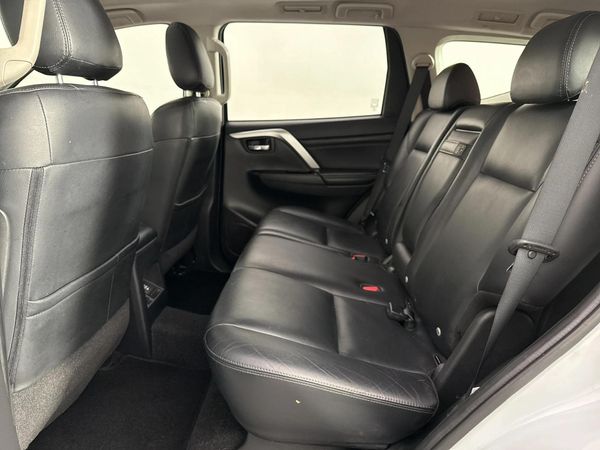 2021-Mitsubishi-Pajero-Sport-24D-4x4-Exceed-Auto image:3