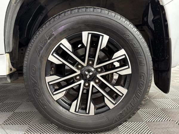 2021-Mitsubishi-Pajero-Sport-24D-4x4-Exceed-Auto image:7