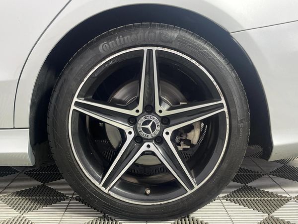 2017-Mercedes-Benz-C-Class-C-180-AMG-Line-Auto image:4