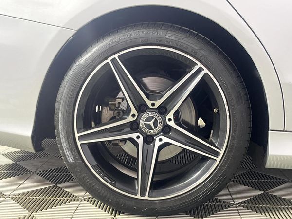 2017-Mercedes-Benz-C-Class-C-180-AMG-Line-Auto image:5