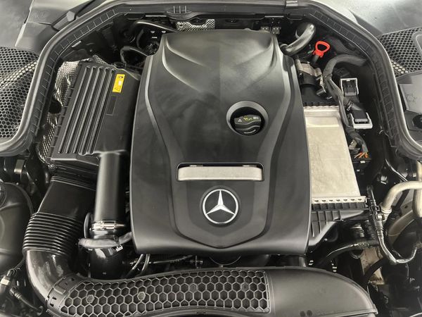 2017-Mercedes-Benz-C-Class-C-180-AMG-Line-Auto image:8