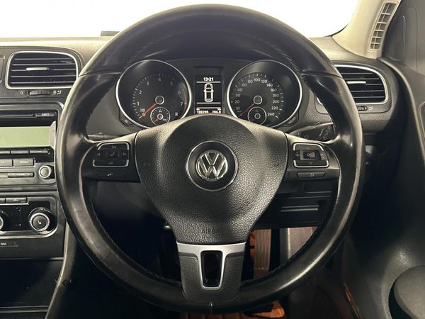 2011-Volkswagen-Golf-VI-14-TSI-Comfortline image:11