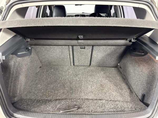2011-Volkswagen-Golf-VI-14-TSI-Comfortline image:13