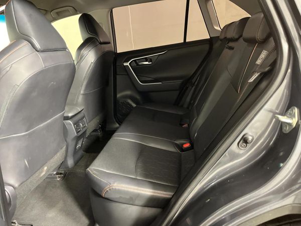 2023-Toyota-RAV4-25-GX-R-Hyrbid-CVT-E-Four image:3