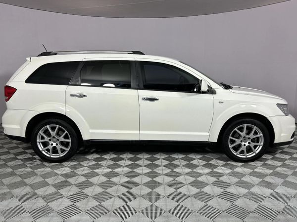 2014-Dodge-Journey-36-V6-RT-Auto image:17