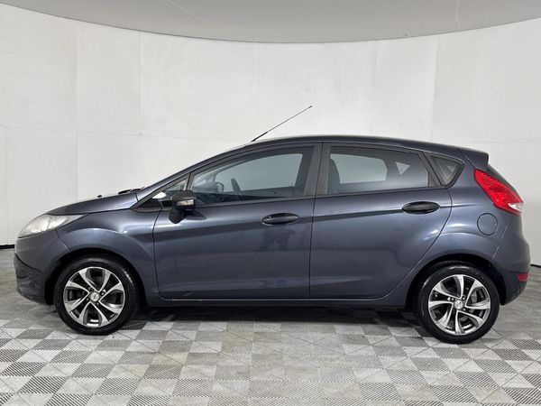 2010-Ford-Fiesta-14i-Ambiente-5-dr image:18