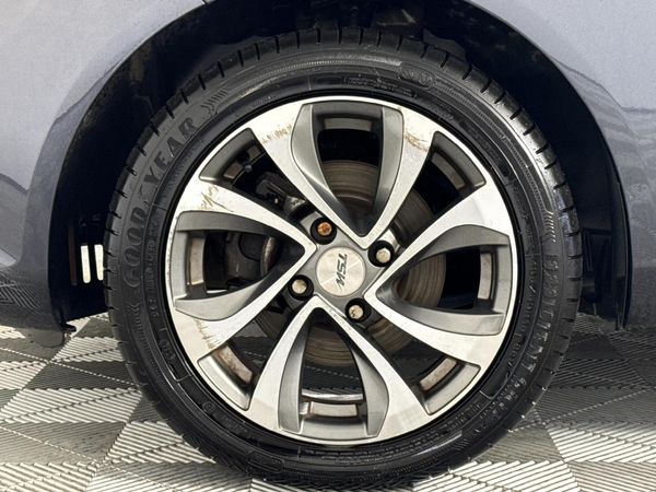 2010-Ford-Fiesta-14i-Ambiente-5-dr image:4