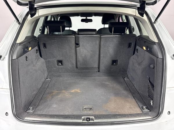 2014-Audi-Q5-20-TDI-quattro-S-Auto image:14
