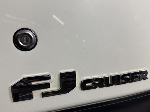 2020-Toyota-FJ-Cruiser-40-V6 image:9