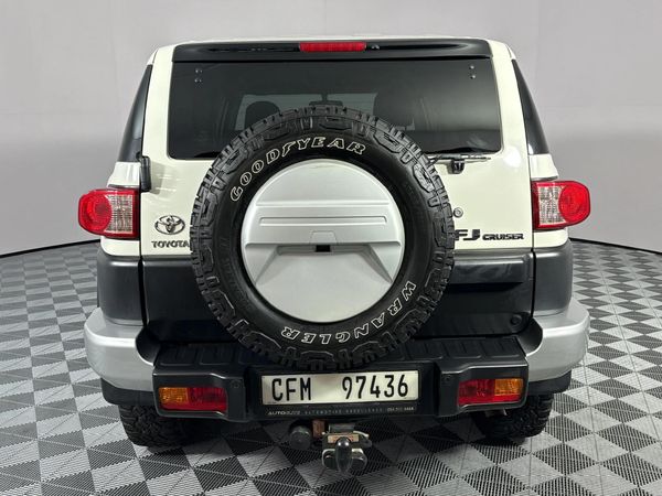 2020-Toyota-FJ-Cruiser-40-V6 image:15
