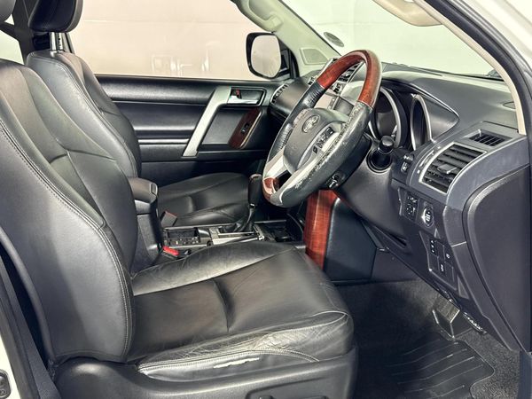 2017-Toyota-Land-Cruiser-Prado-30-TDI-VX-Auto image:9