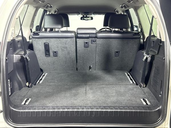 2017-Toyota-Land-Cruiser-Prado-30-TDI-VX-Auto image:14