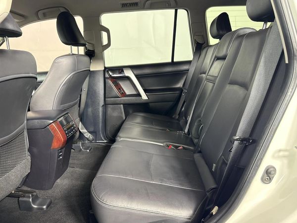 2017-Toyota-Land-Cruiser-Prado-30-TDI-VX-Auto image:3